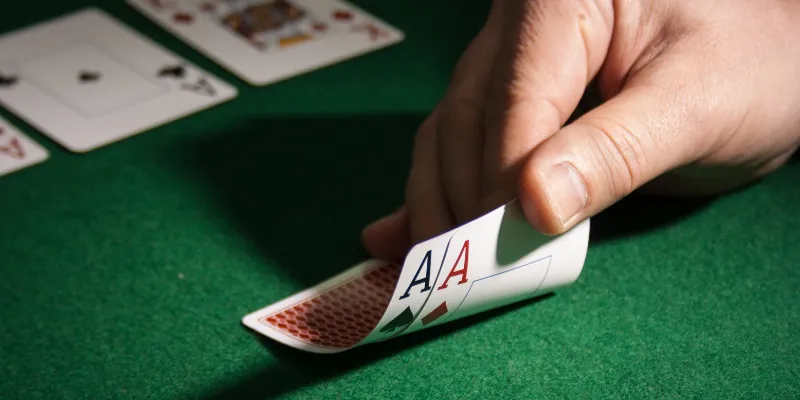 Cách chơi game bài Caribbean Stud Poker